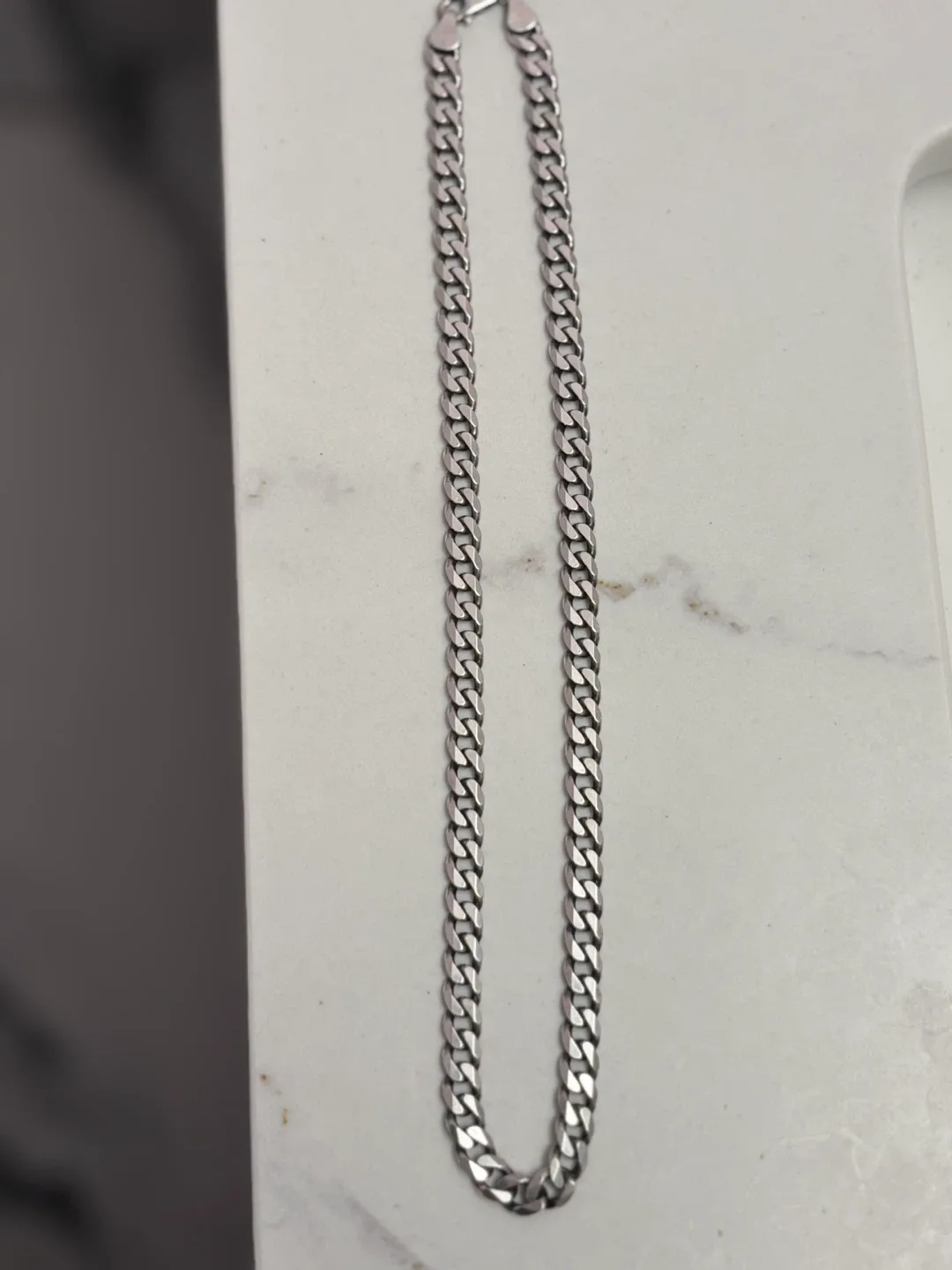 .925 Silver 18 inch curb necklace image indicator(4)