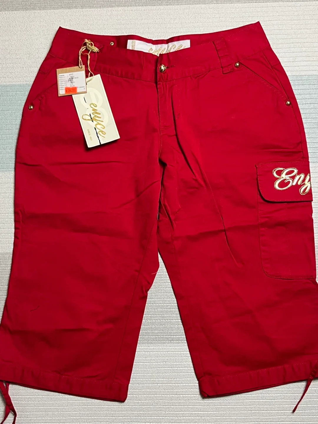 Enyce Red Capri Shorts - Size 7 thumbnail