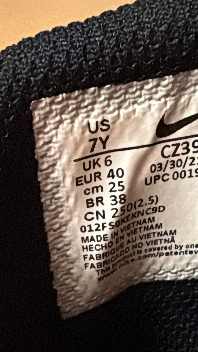 Nike Running shoes Size 7 image indicator(4)