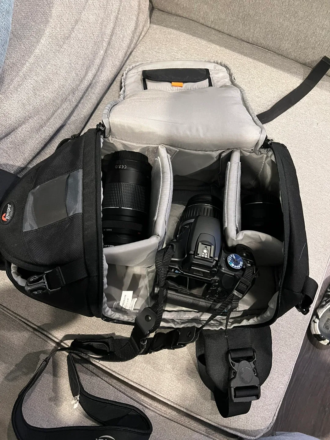 Lowepro Camera Sling Backpack image indicator(2)