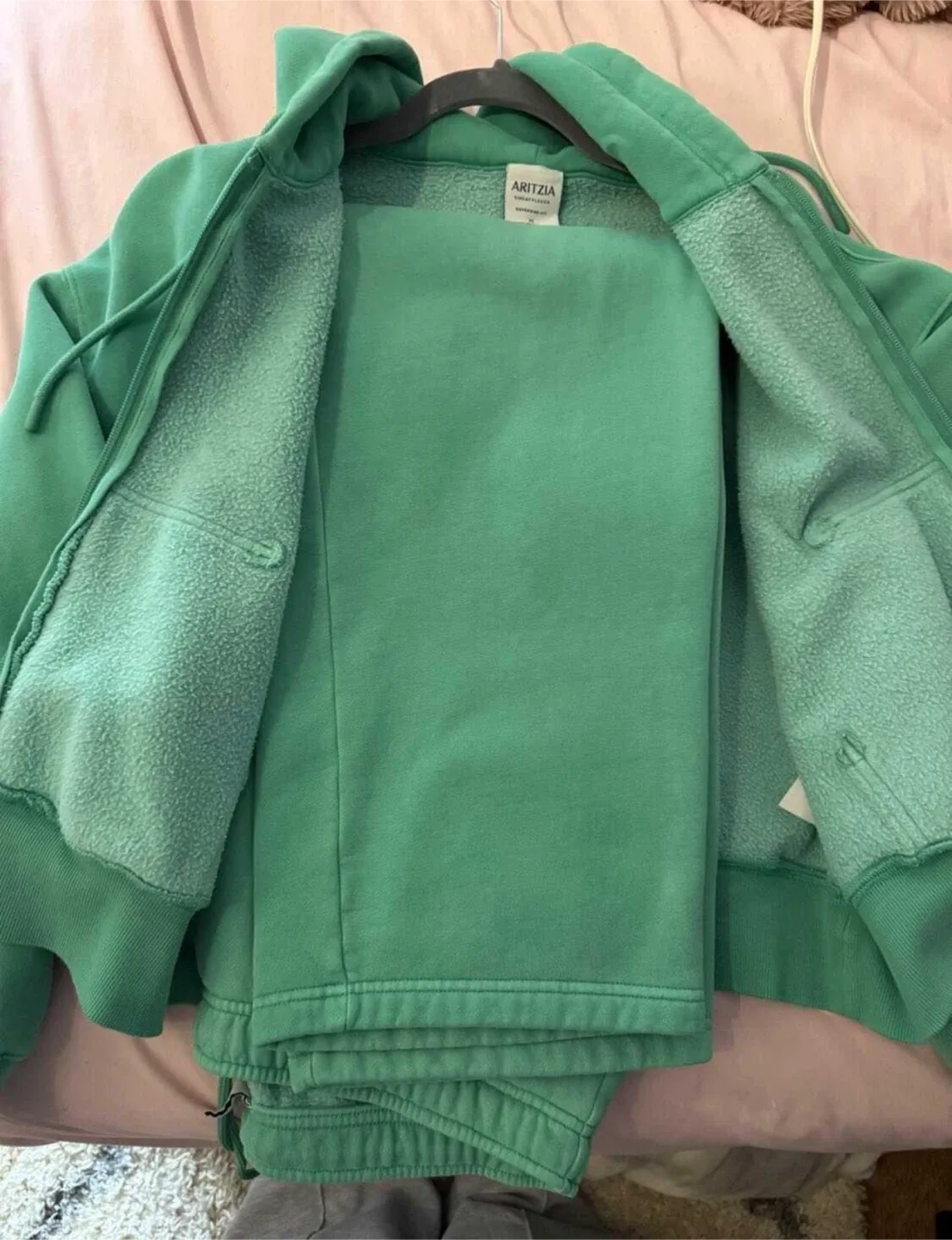 Aritzia Sweatfleece Boyfriend Fit Set image indicator(2)