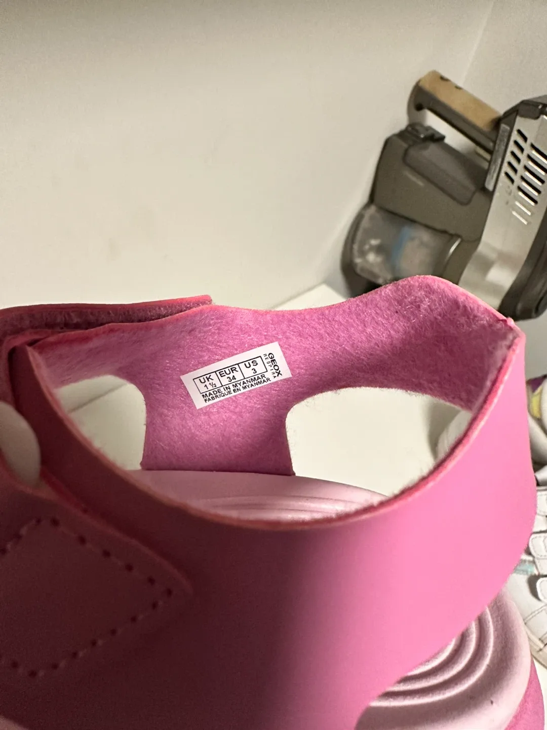 Geox Pink Sandals - Size US 3 image indicator(3)