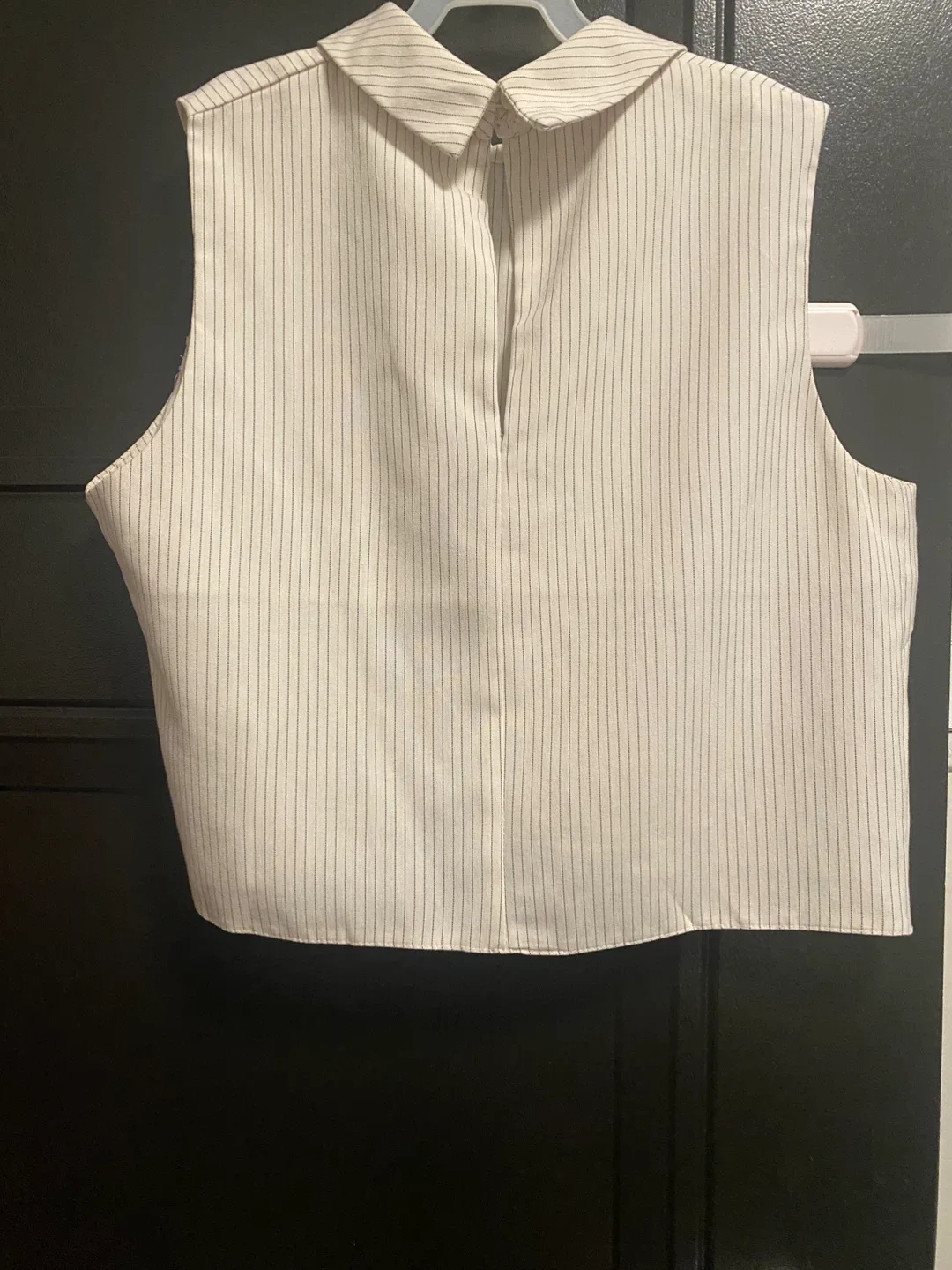 Striped Sleeveless Blouse image indicator(2)