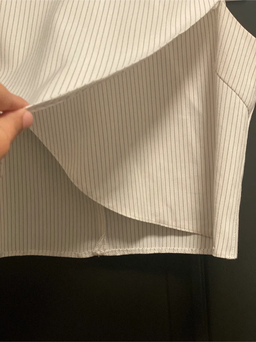 Striped Sleeveless Blouse image indicator(4)