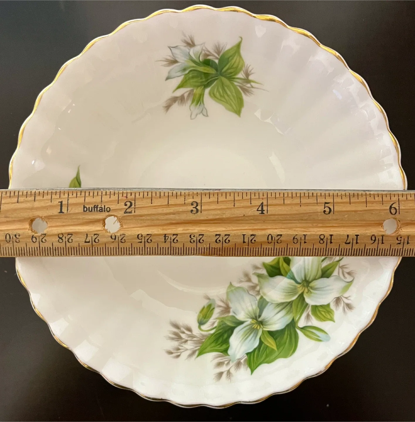 Royal Albert Trillium Bone China Dinnerware Set image indicator(7)