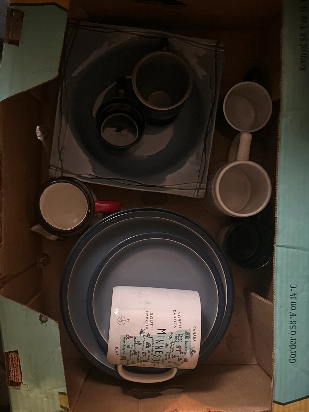 Mugs and Plates Set