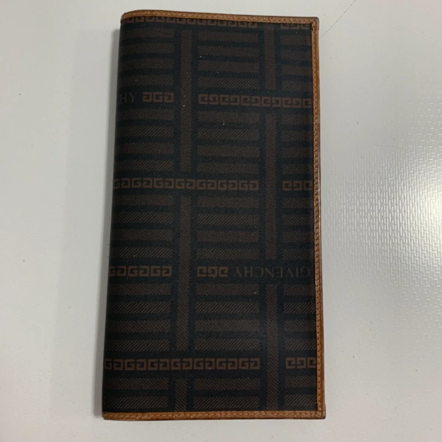 Givenchy Gentleman Paris Wallet image indicator(2)