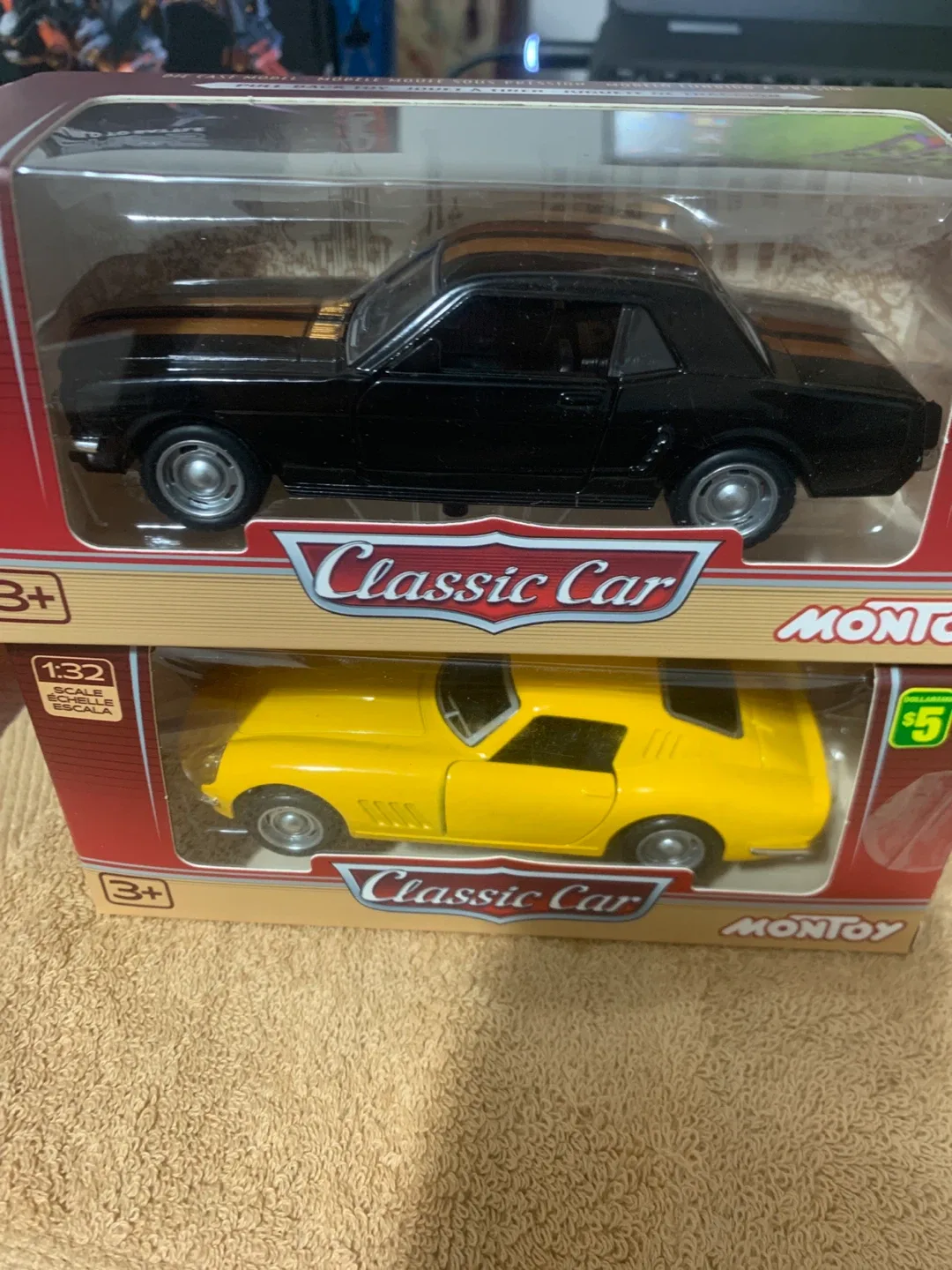 Montoy Classic Car - Black & Yellow