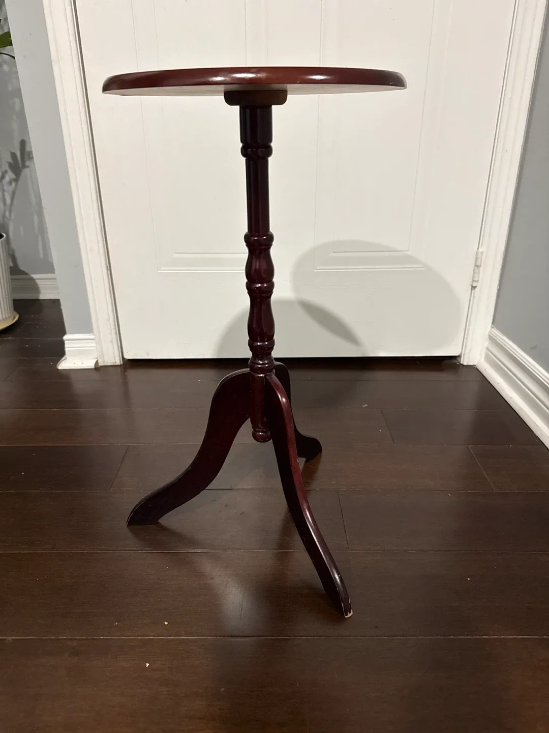 Mahogany Plant Stand image indicator(2)