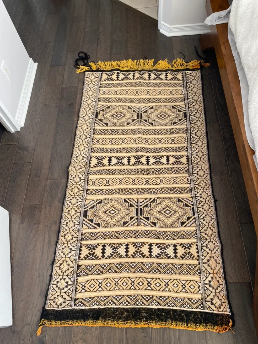 Authentic Moroccan Carpet image indicator(4)