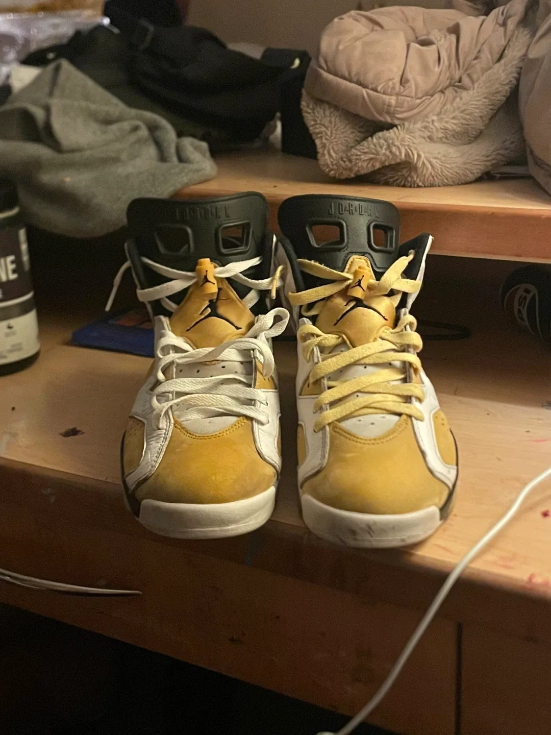 Jordan 6 Retro Tour Yellow image indicator(2)