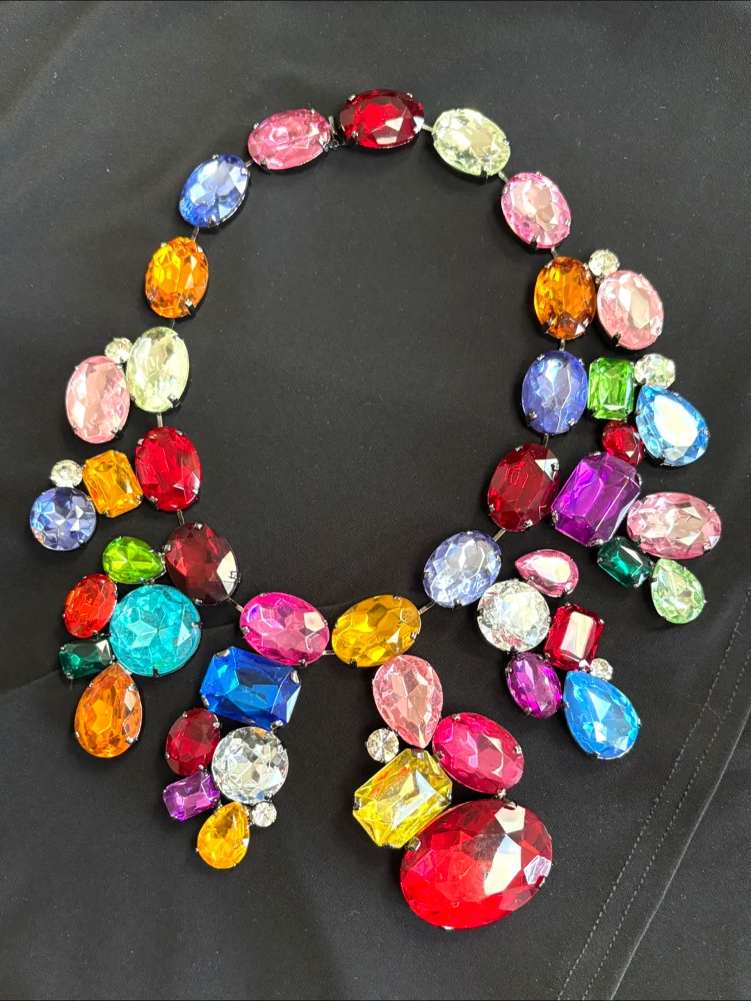 Beautiful Glass Choker Necklace - New Condition 17” Long image indicator(6)