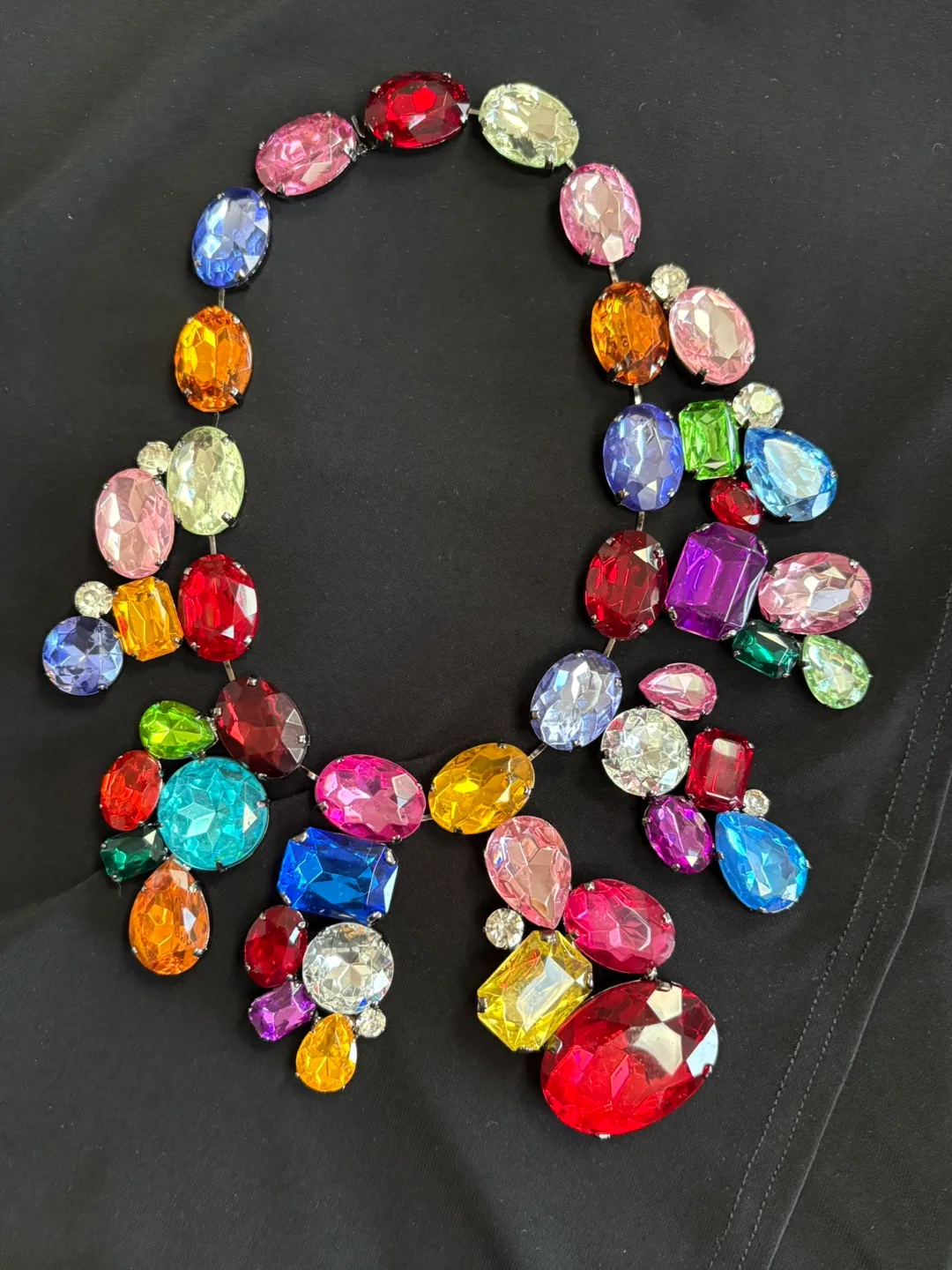 Beautiful Glass Choker Necklace - New Condition 17” Long image indicator(2)