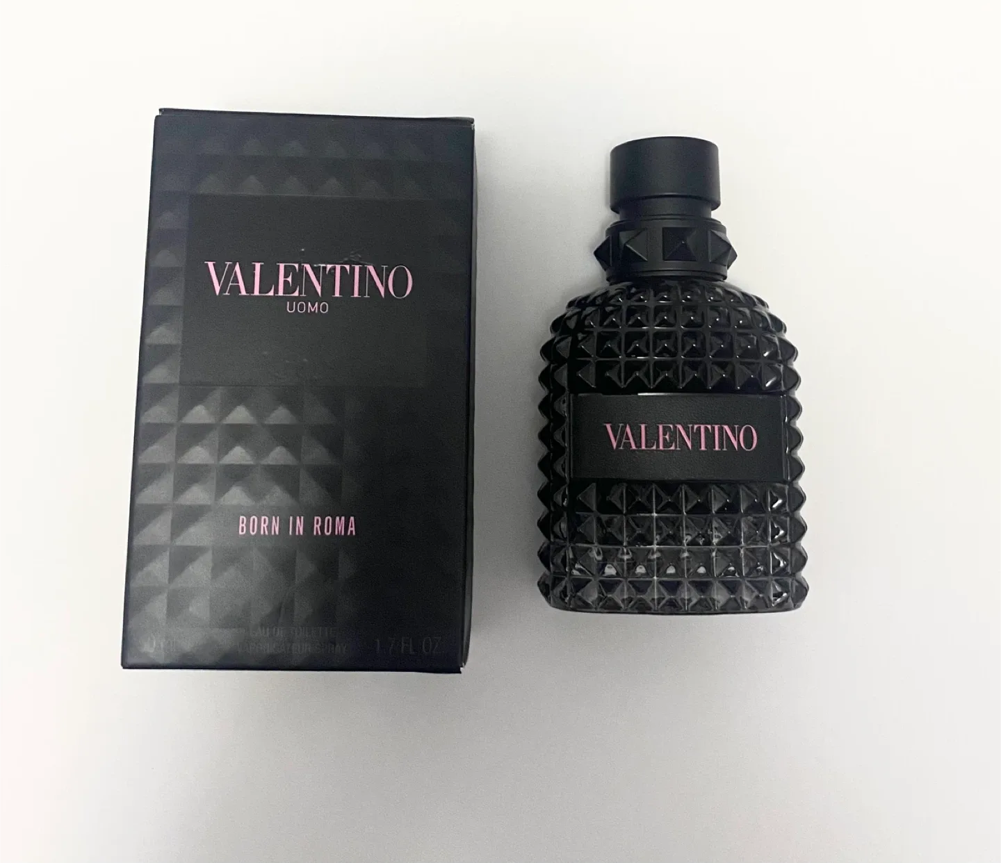 Valentino Uomo Born in Roma Eau de Toilette 50ml image indicator(2)