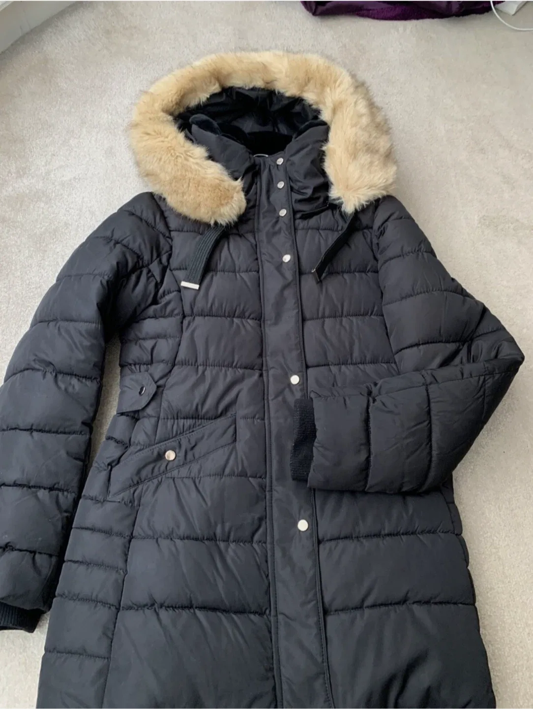 Black Puffer Coat with Faux Fur Hood image indicator(5)