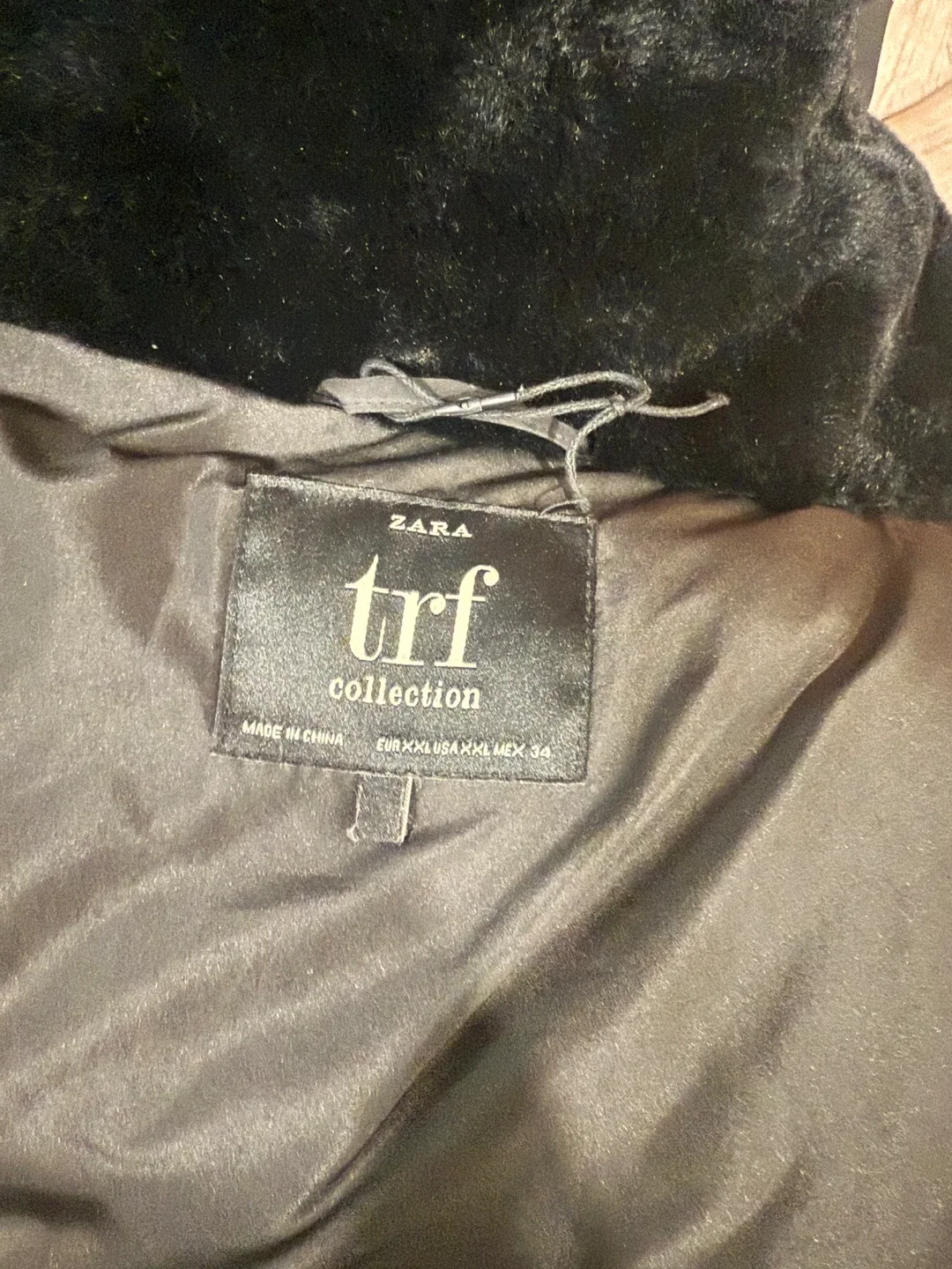 Black Puffer Coat with Faux Fur Hood image indicator(6)