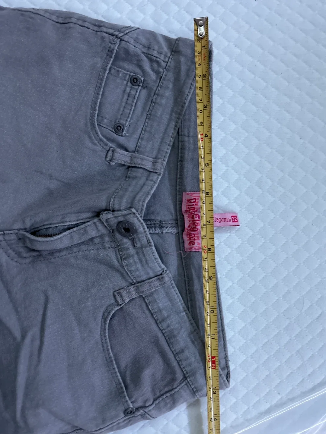 Pink Elegance Grey Capri Pants - Size 8 thumbnail