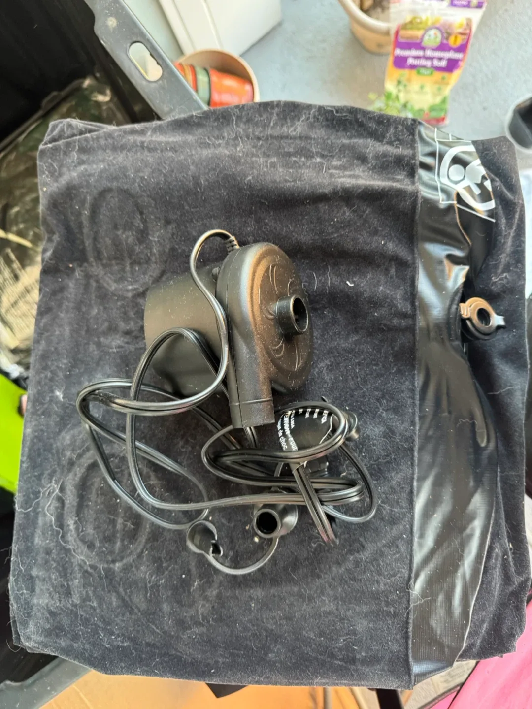 Ozark Trail 4-Person Dome Tent image indicator(2)