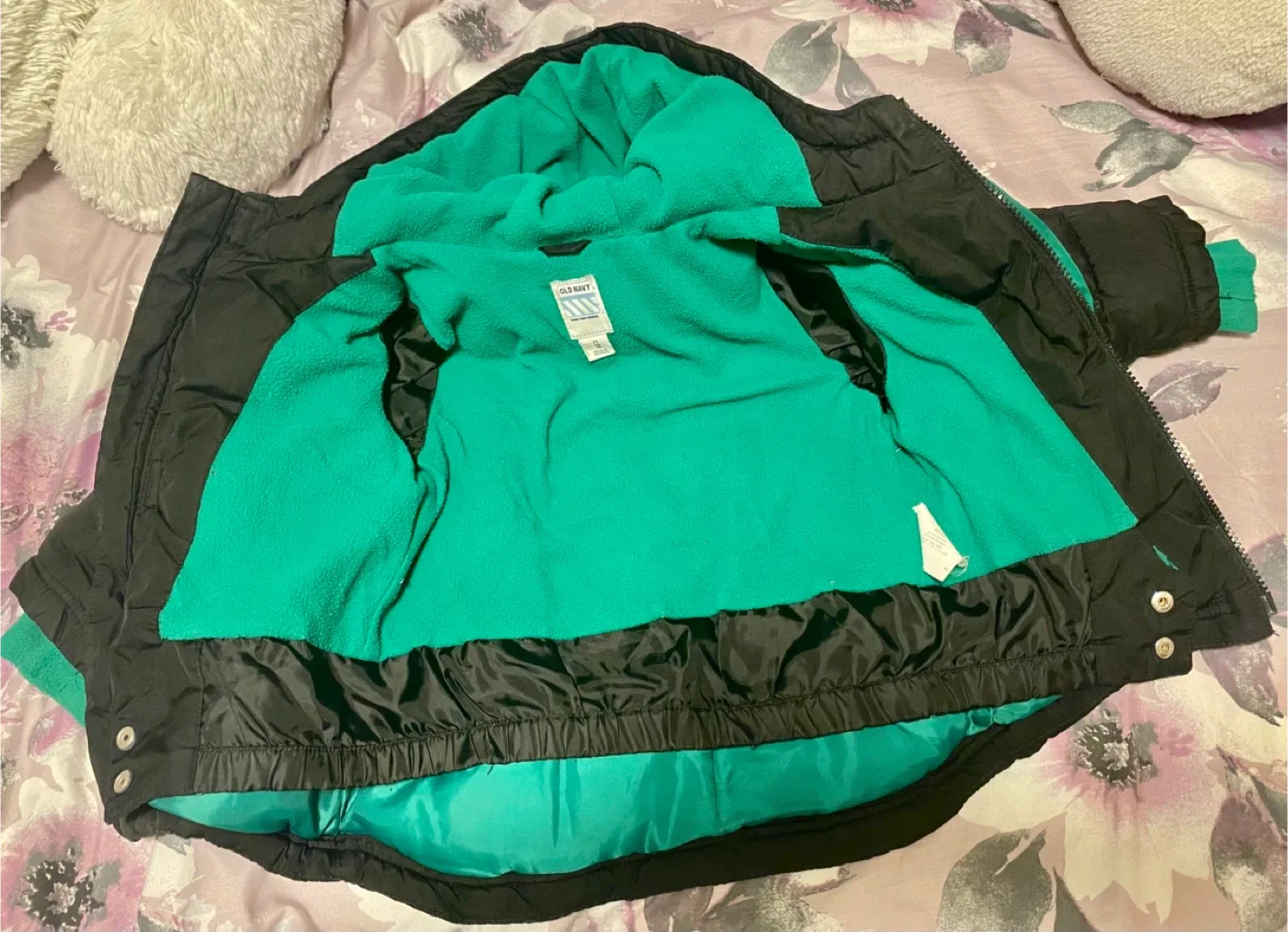 2t- Old Navy Black & Green Puffer Jacket image indicator(4)