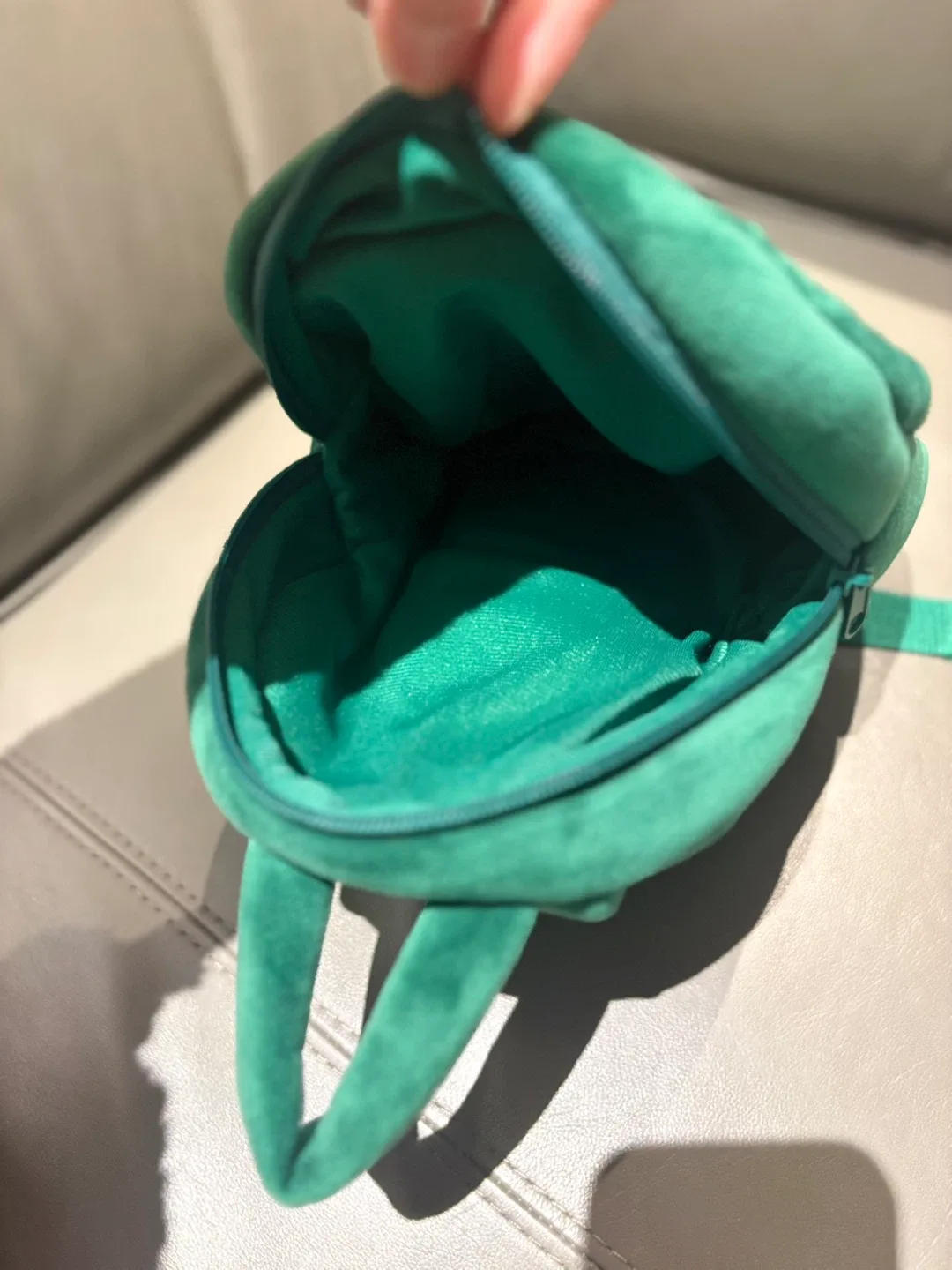 Green Dinosaur Plush Backpack - Kids image indicator(5)