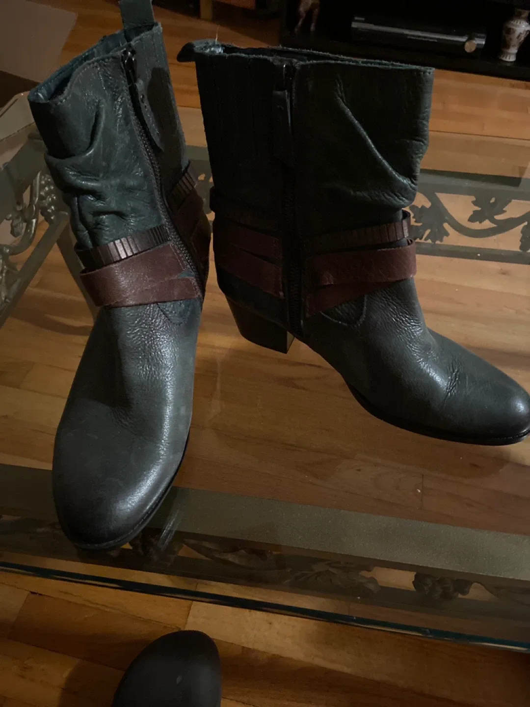 Women’s Cowboy Leather Boots image indicator(2)