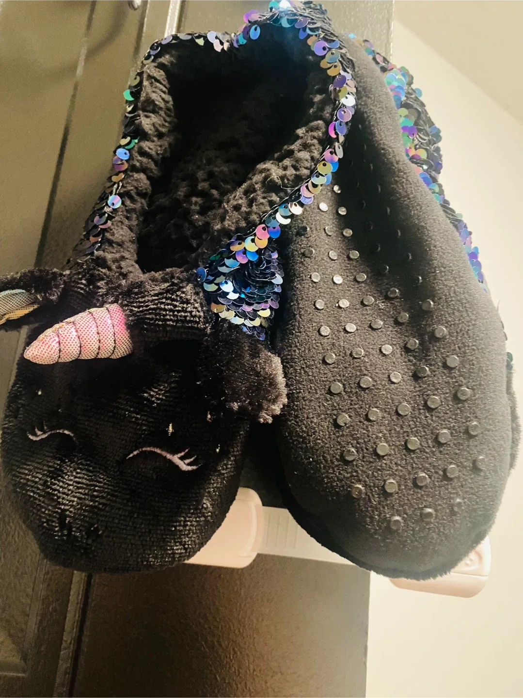 New Unicorn Slipper Socks - Size M/L (8-10) image indicator(2)