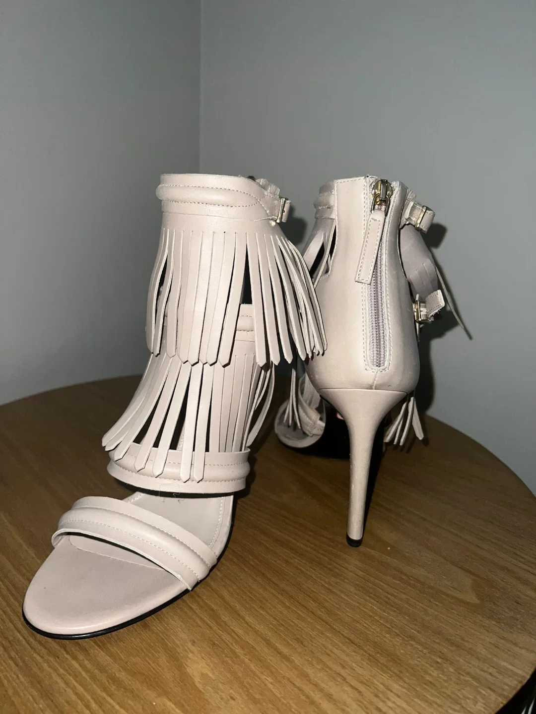 Hugo Boss Fringe Heels Size 8 image indicator(2)