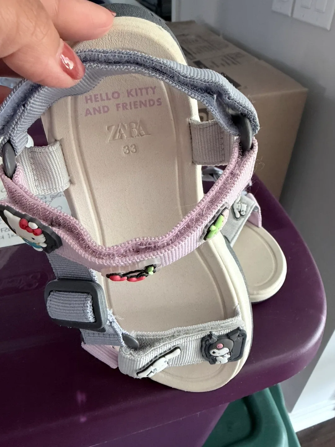 Zara Kids Hello Kitty Sandals - Size 33 image indicator(6)