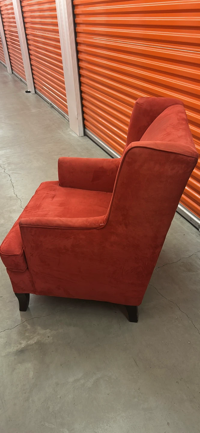 Red Wingback Armchair - photo 3