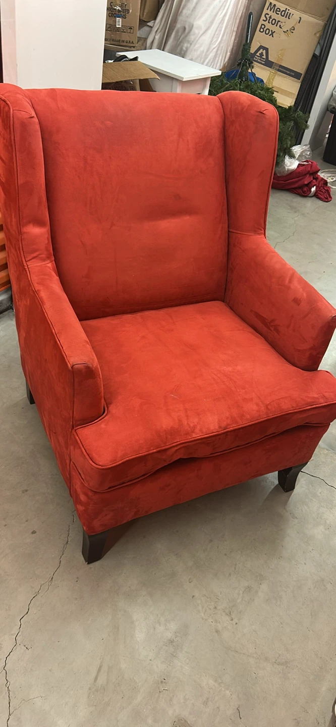 Red Wingback Armchair - photo 4