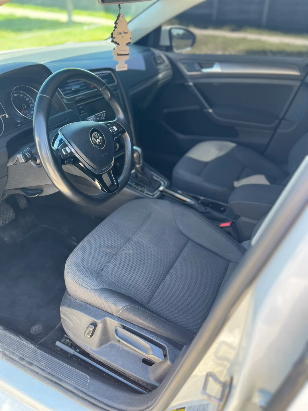 2019 White Volkswagen Golf - photo 4