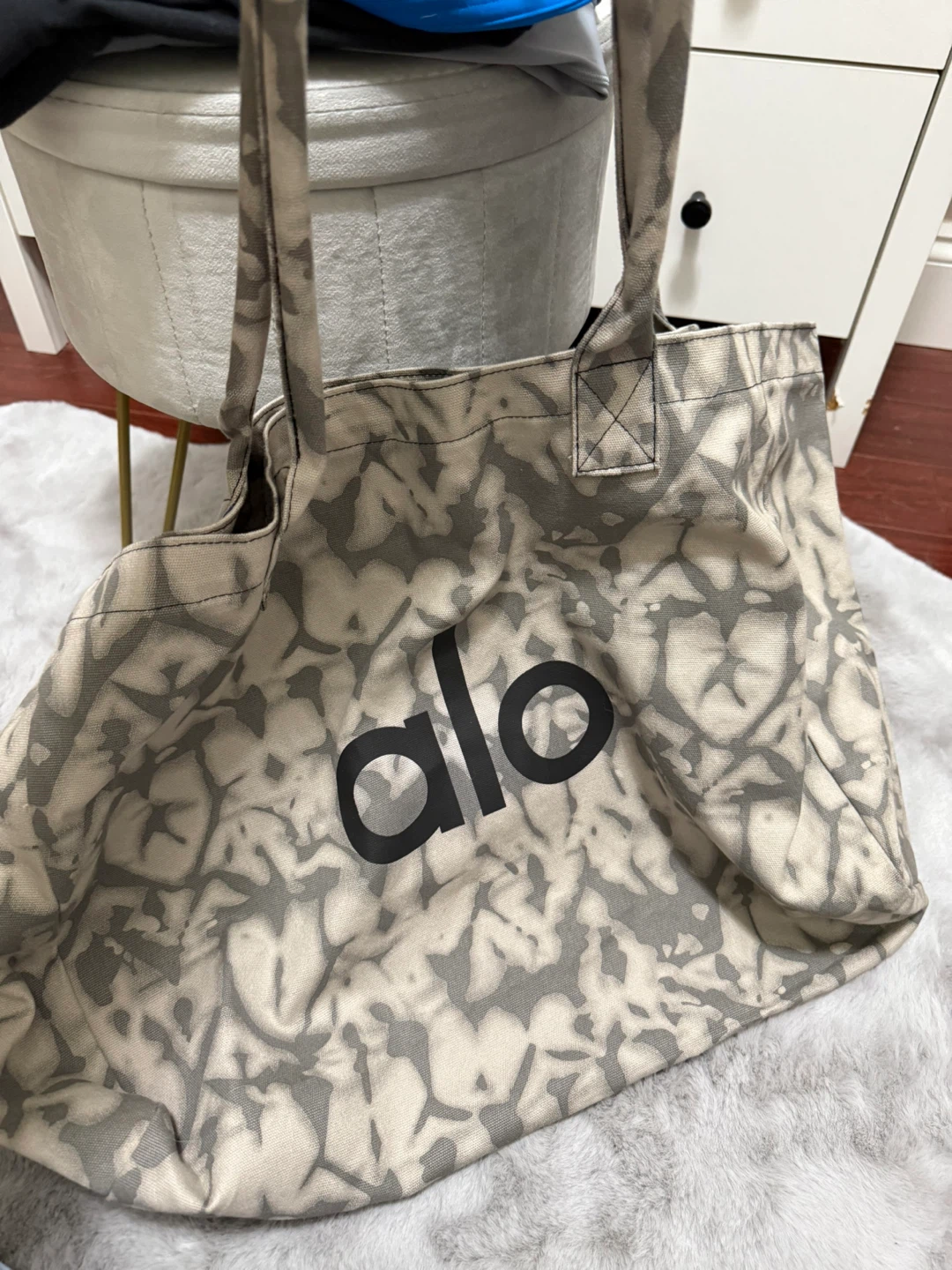 Alo Yoga Tote Bag - Great Condition!