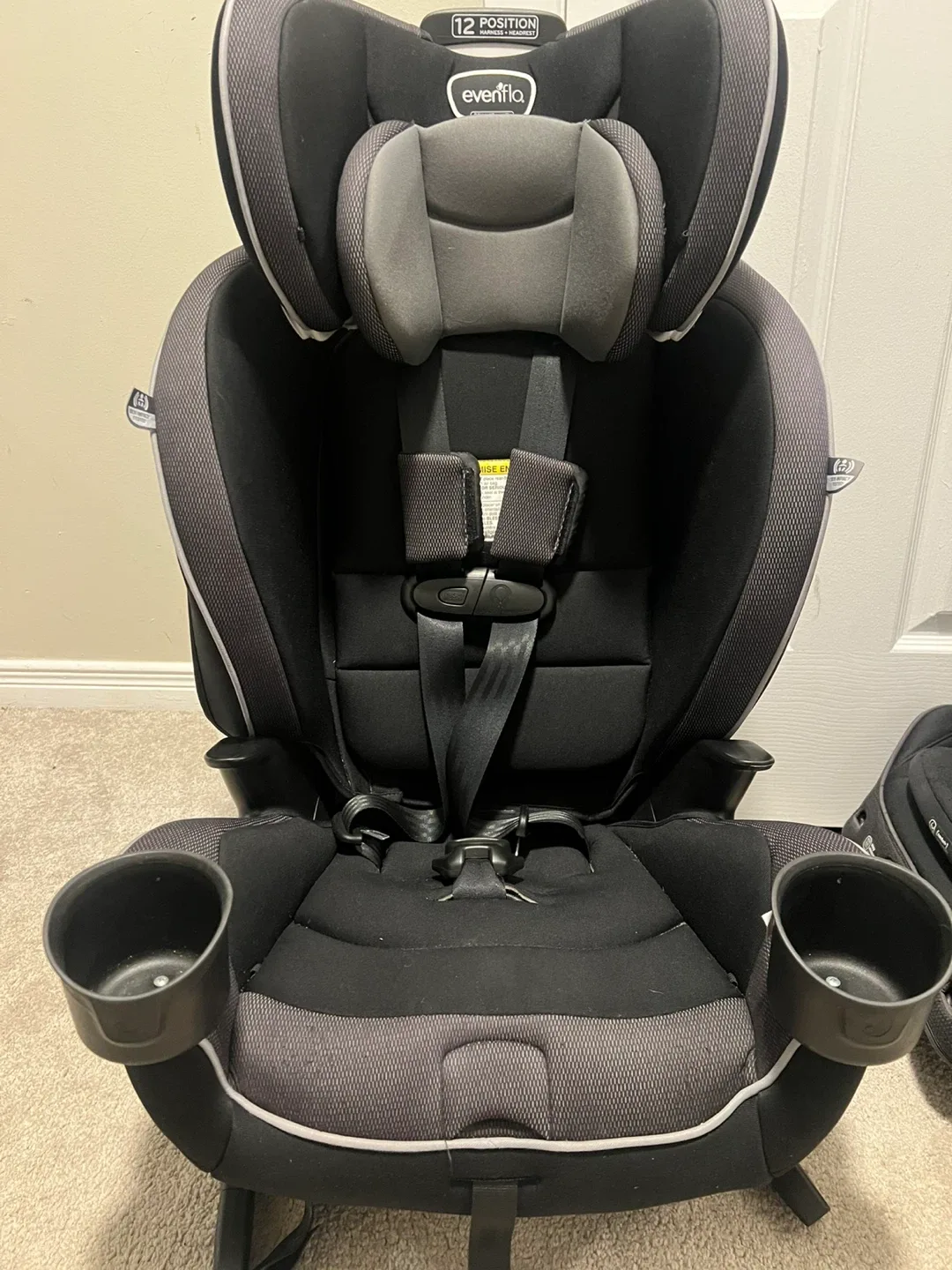 Evenflo EveryKid 4-in-1 Convertible Car Seat - Expiry, 2033) image indicator(4)