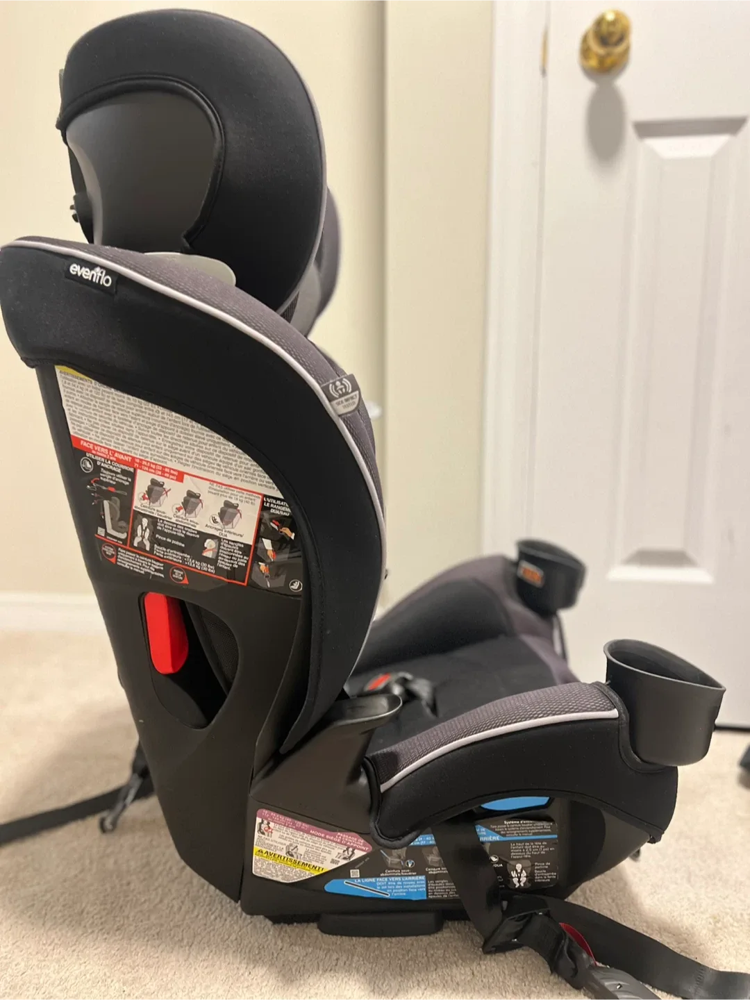 Evenflo EveryKid 4-in-1 Convertible Car Seat - Expiry, 2033) image indicator(3)