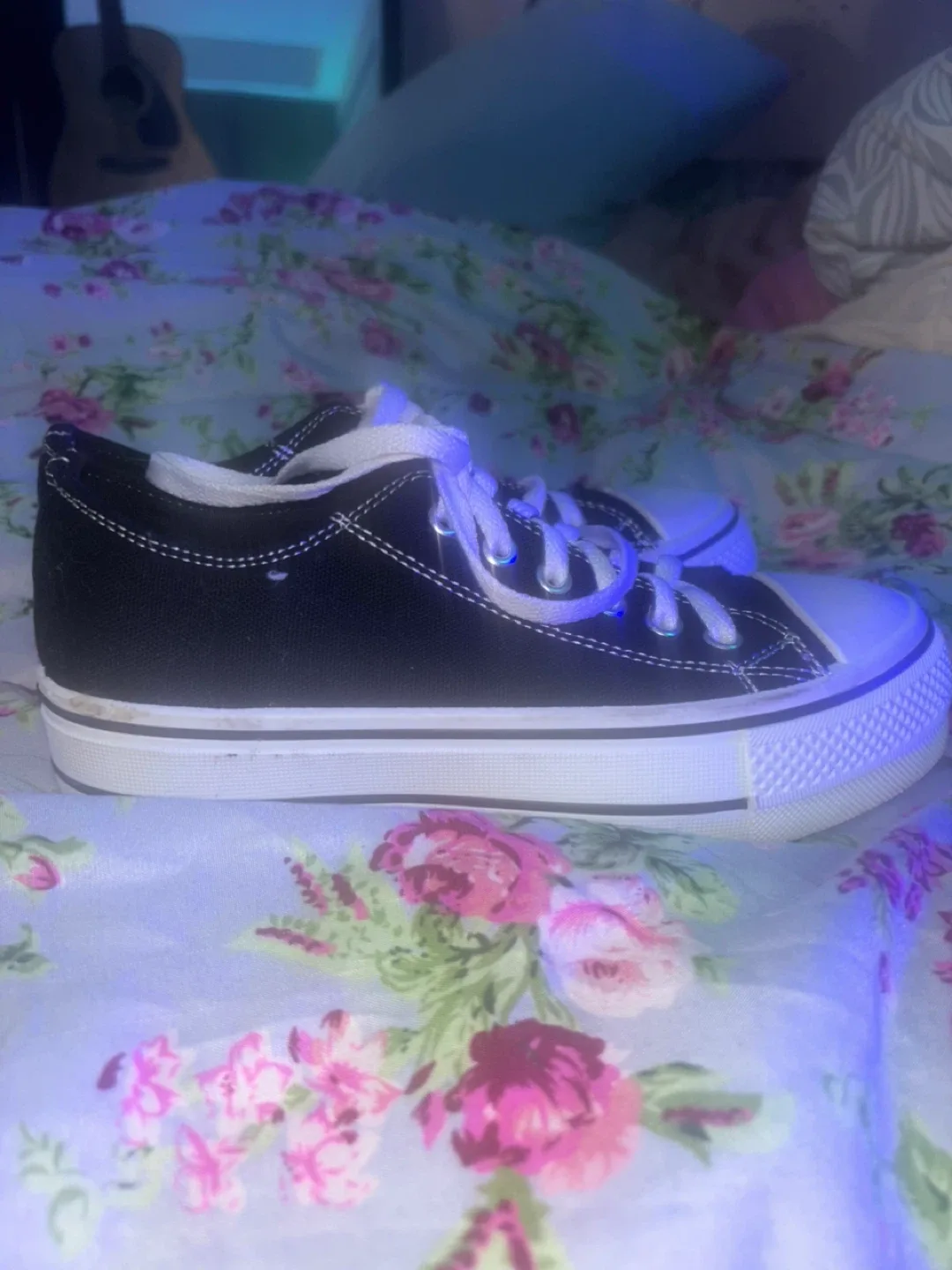 Black & White Platform Sneakers image indicator(4)