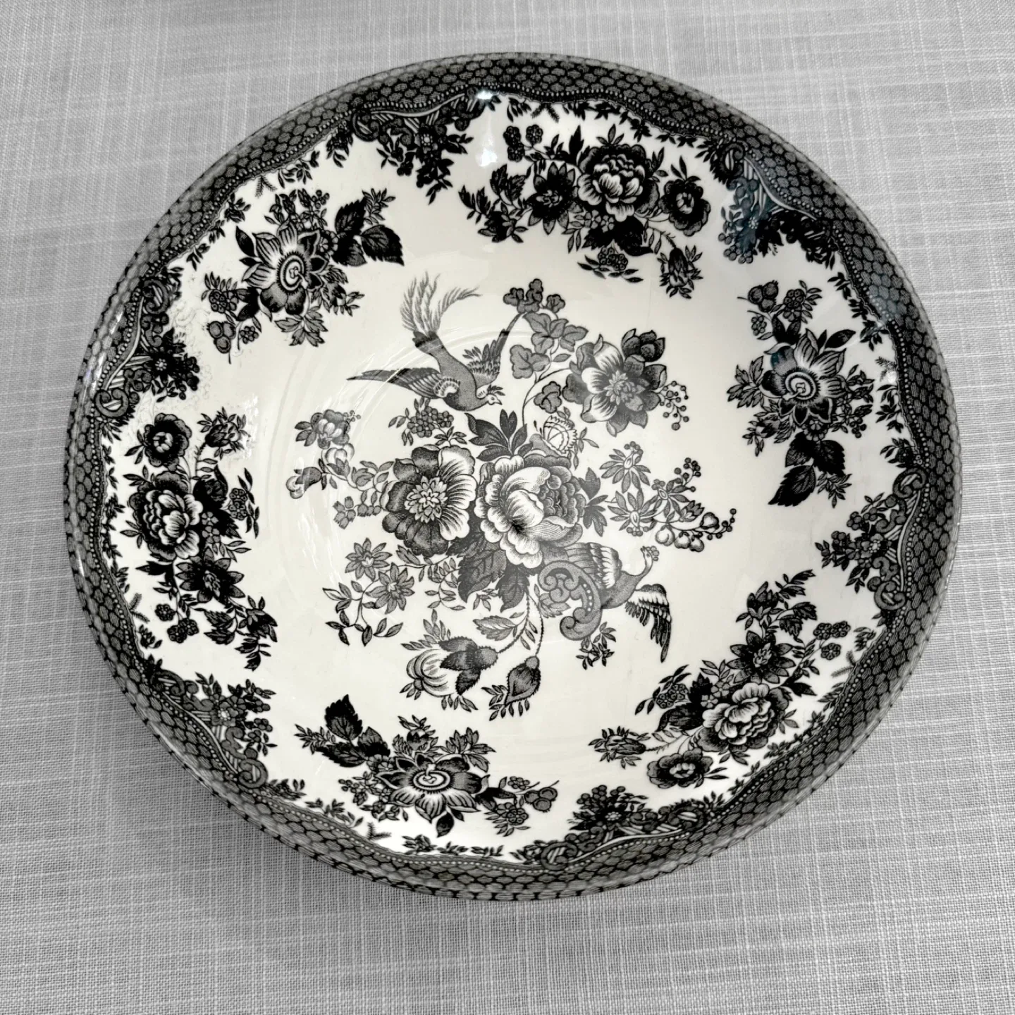 Set of 6 Royal Stafford Black Asiatic Pheasant bowls thumbnail