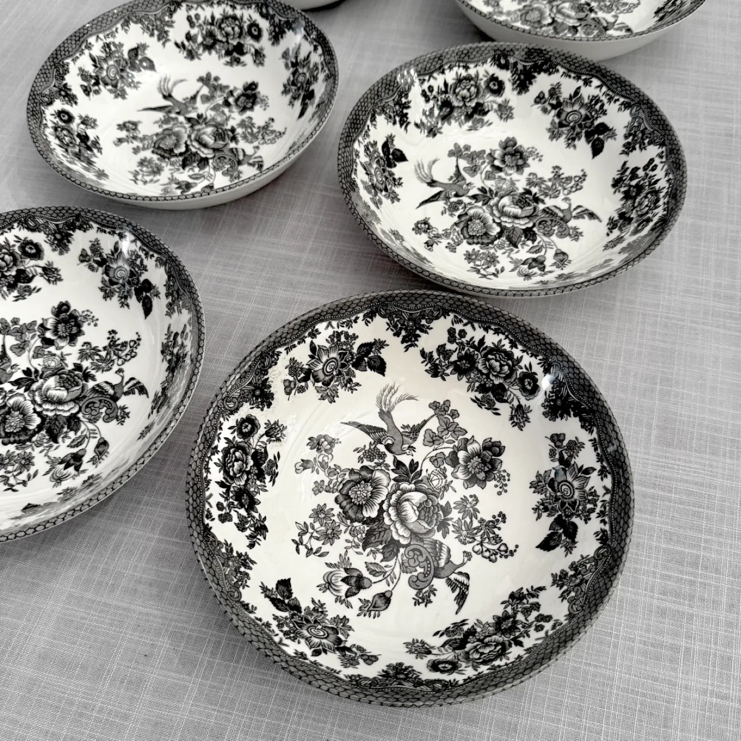 Set of 6 Royal Stafford Black Asiatic Pheasant bowls image indicator(3)