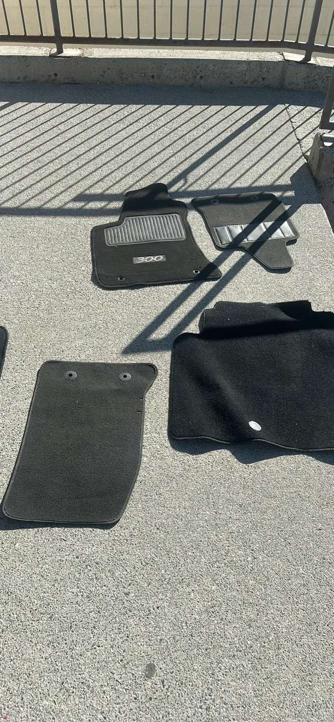 Chrysler 300 Black Floor Mats - Set thumbnail