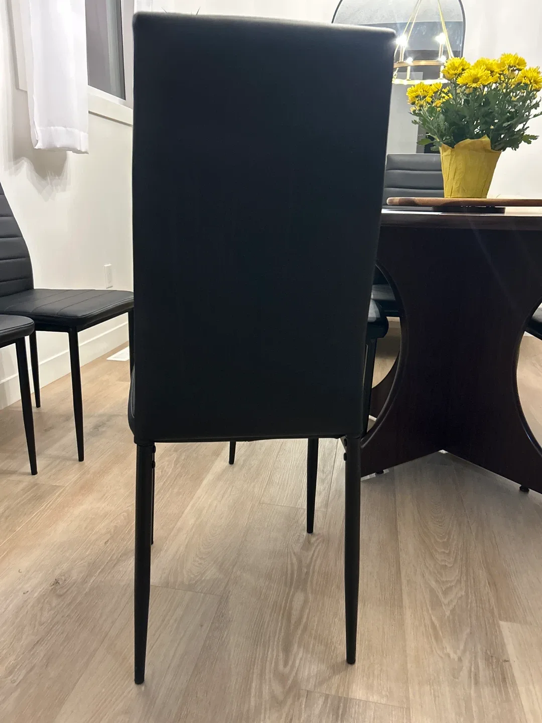 Oval Dining Table with 4 Black Chairs image indicator(3)
