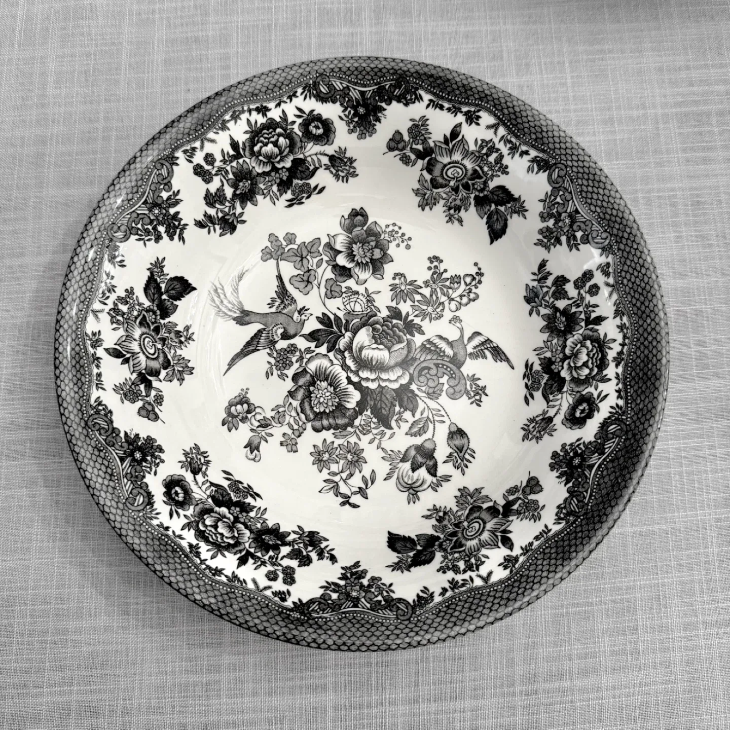 Royal Stafford Large bowls (see prices) image indicator(2)