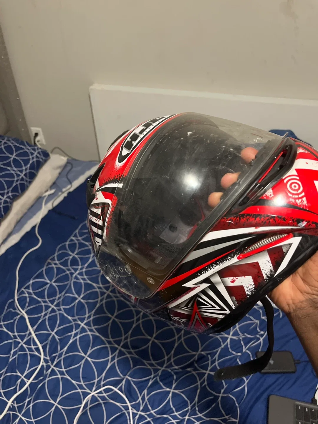 HJC Motorcycle Helmet - Red & White image indicator(4)