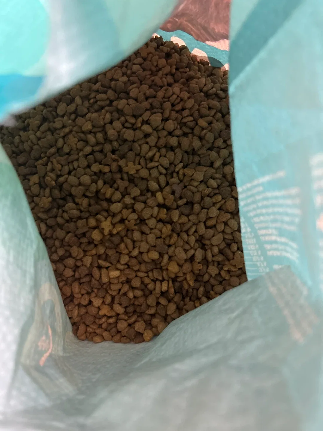 Iams Proactive Health Indoor Weight & Hairball Care Cat Food image indicator(3)