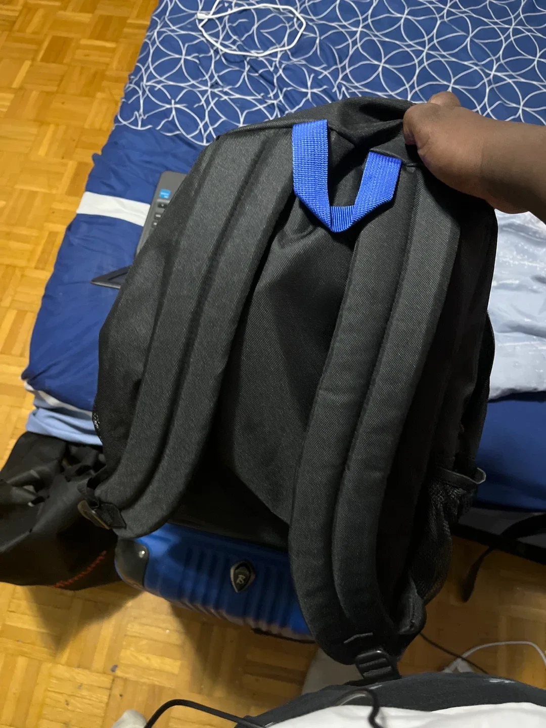 Black Backpack image indicator(4)