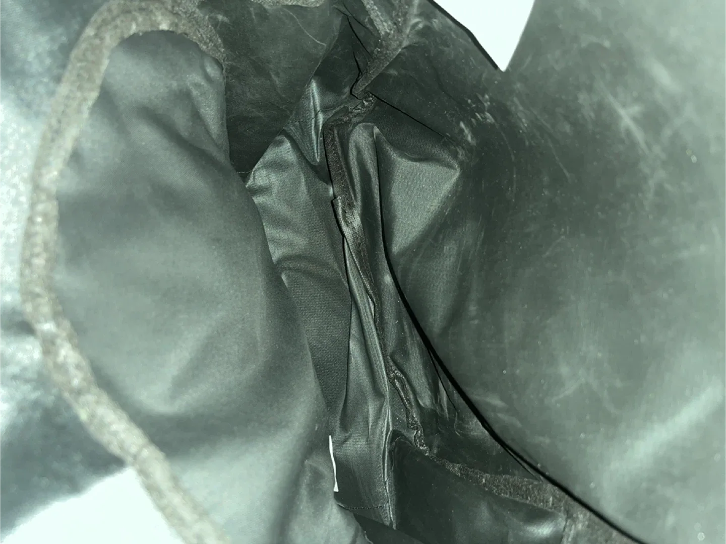 Black Backpack image indicator(2)