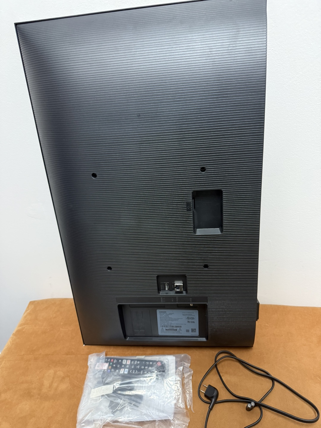 New Samsung H5000F 32" HD TV - photo 5