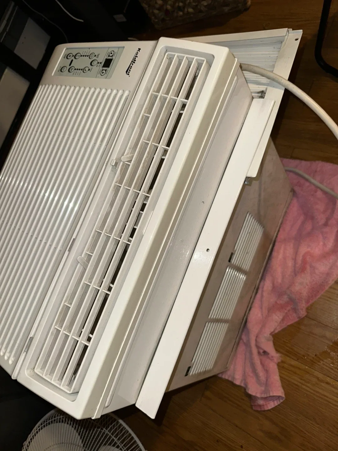 Koldfront Window Air Conditioner image indicator(2)