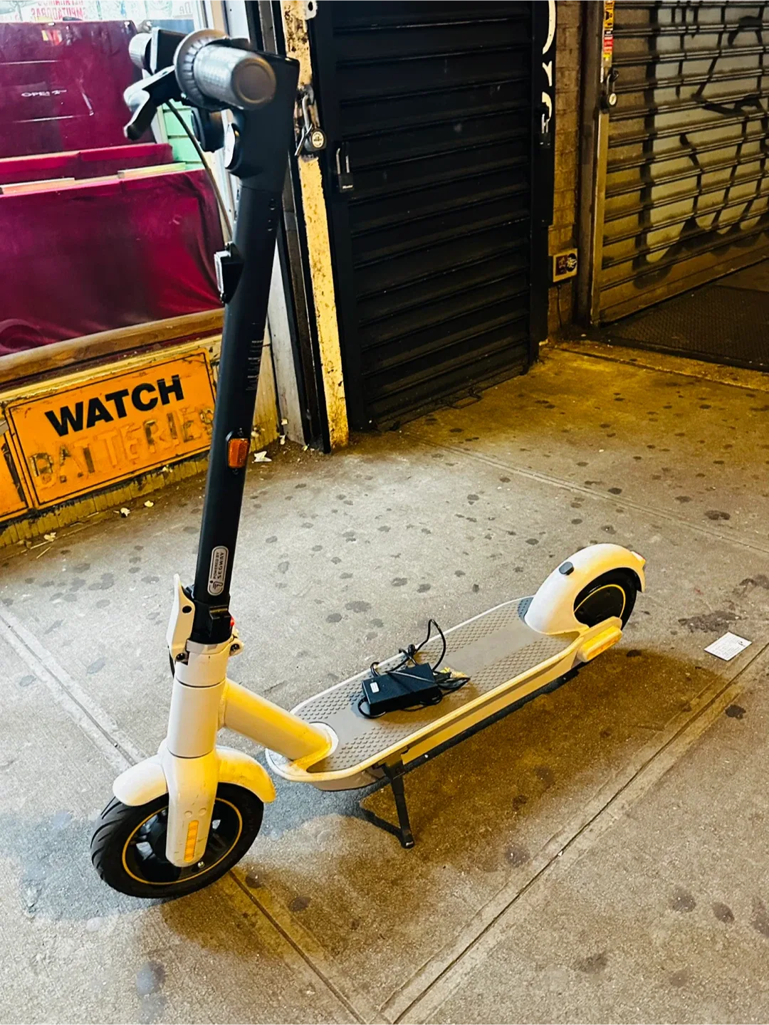 Segway Ninebot E22 Electric Kick Scooter thumbnail