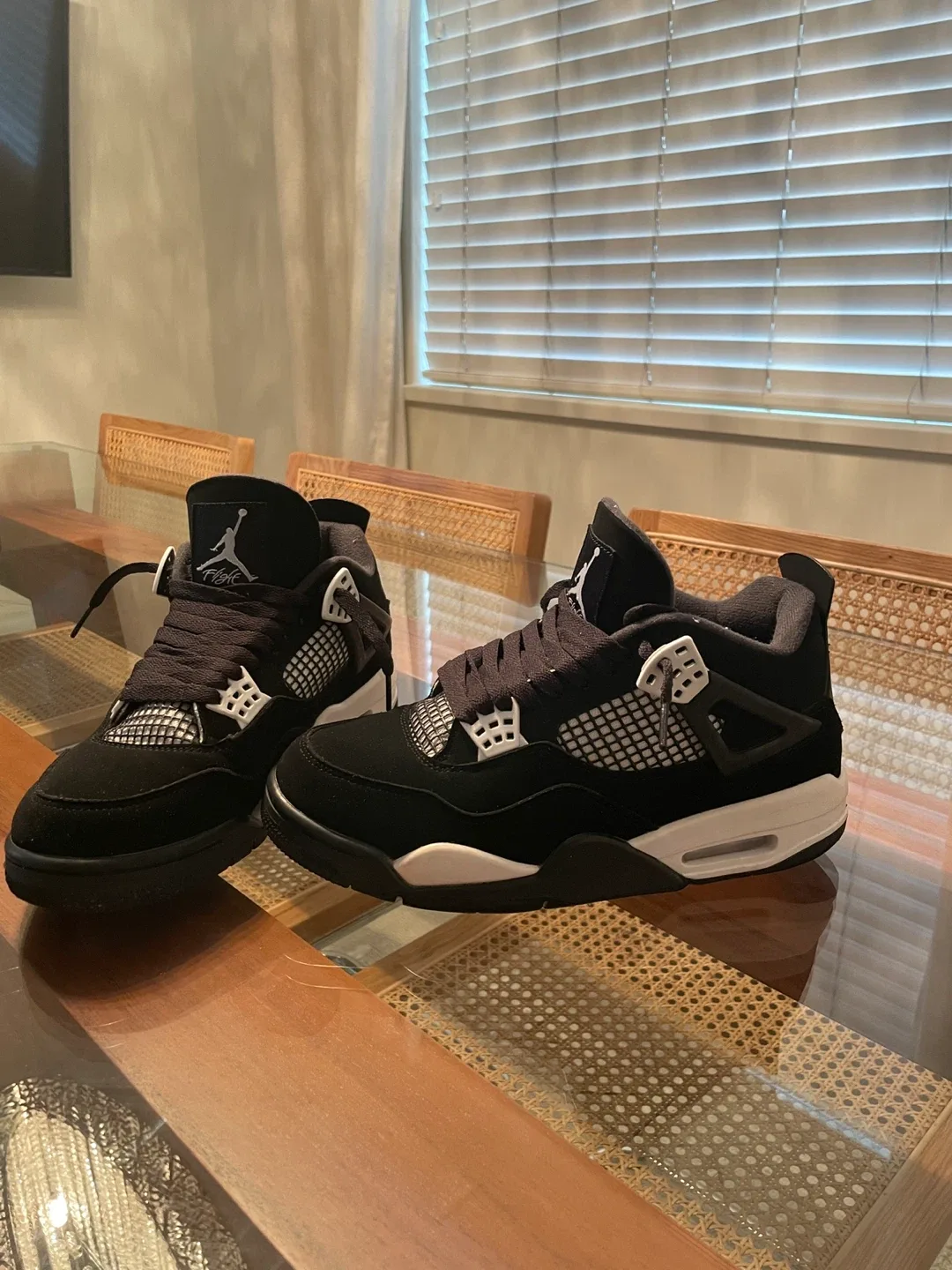 Jordan 4 white thunders (negotiable) thumbnail