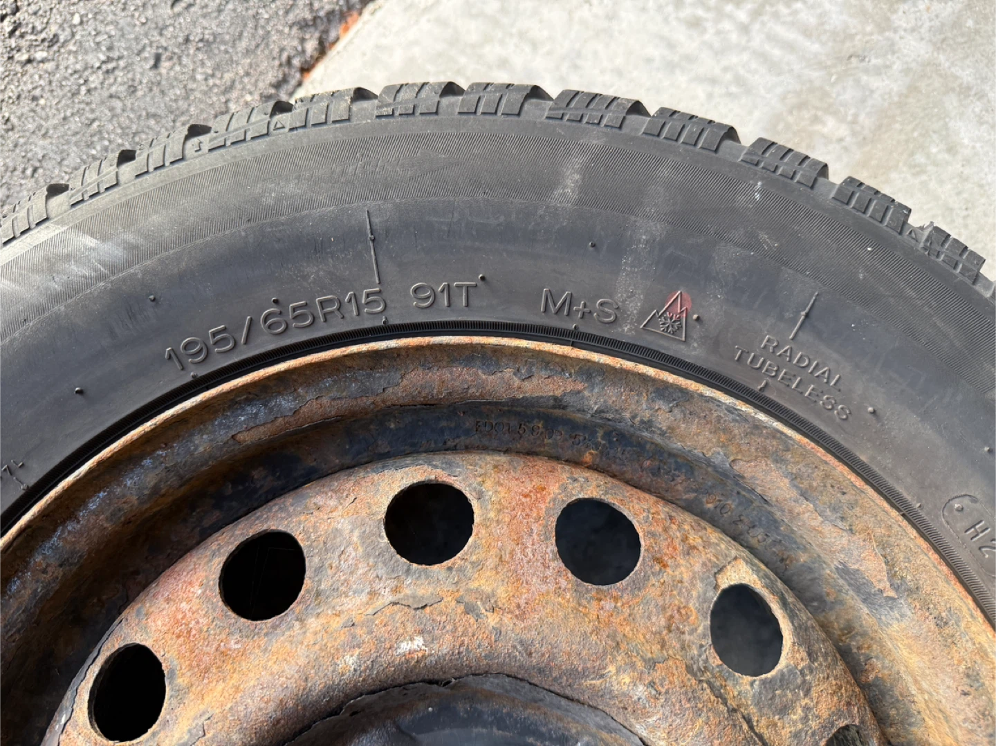 Set of 195/65R15 Winter Tires - photo 4