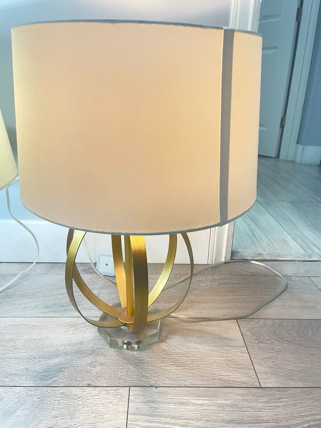 Table Lamp with Shade image indicator(2)